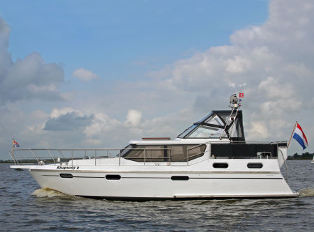 Motoryachten