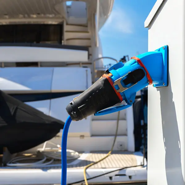 Ein elektrisches Motorjacht mieten? Lesen Sie zuerst diese Informationen