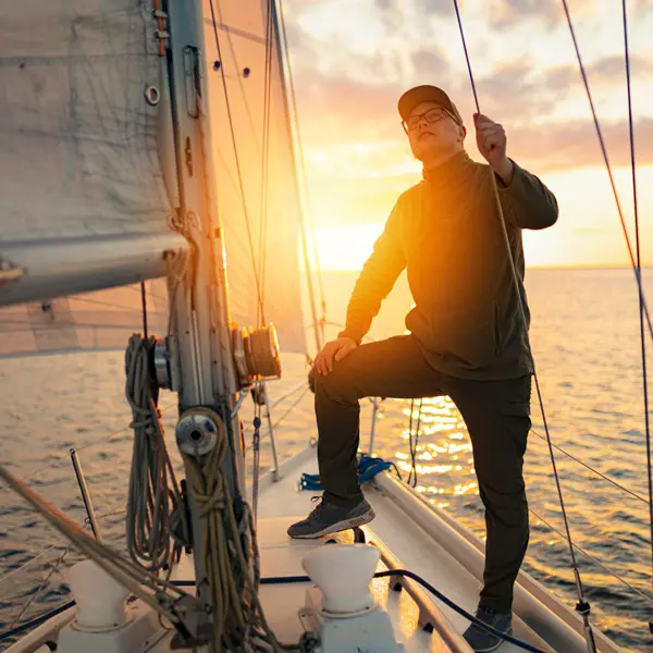 Segelyacht mieten – Freiheit und entspanntes Segeln erleben