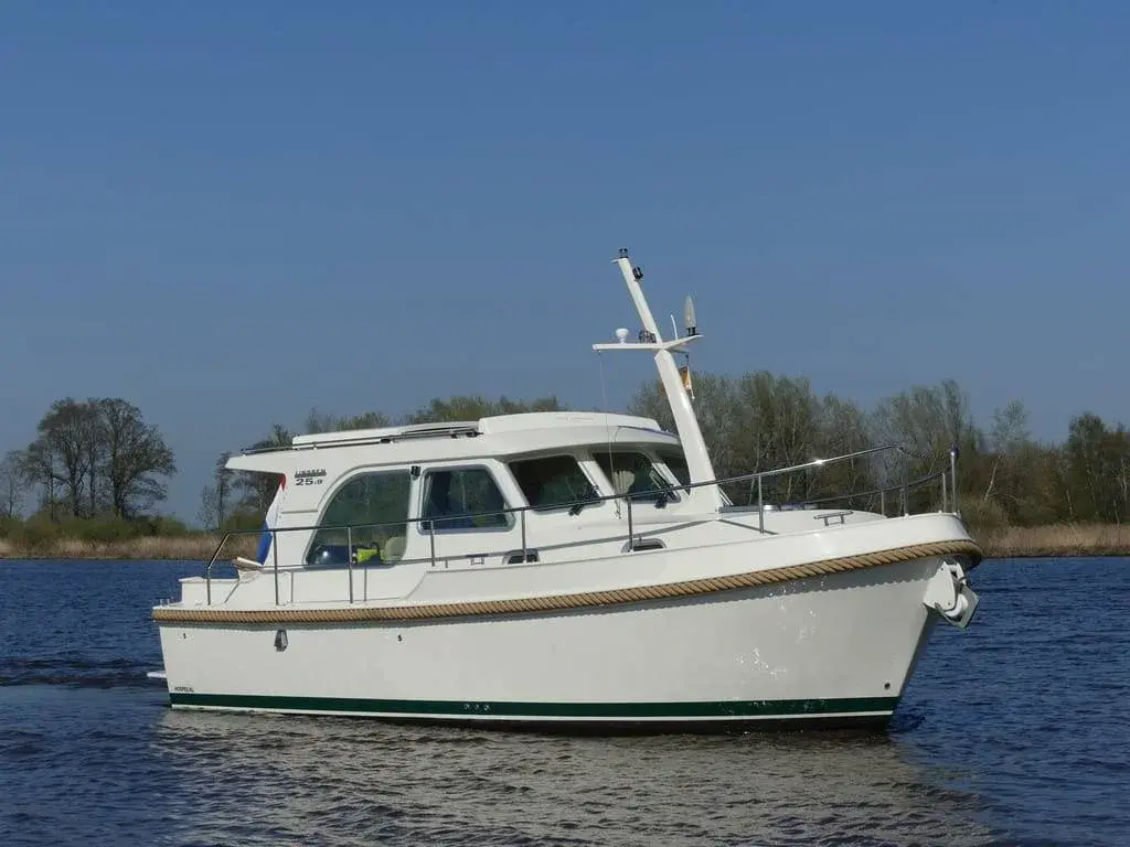 Yachtcharter Hospes-1