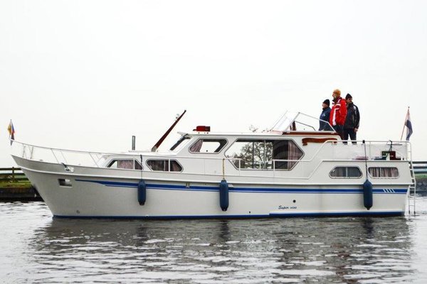 Yachtcharter van der Laan