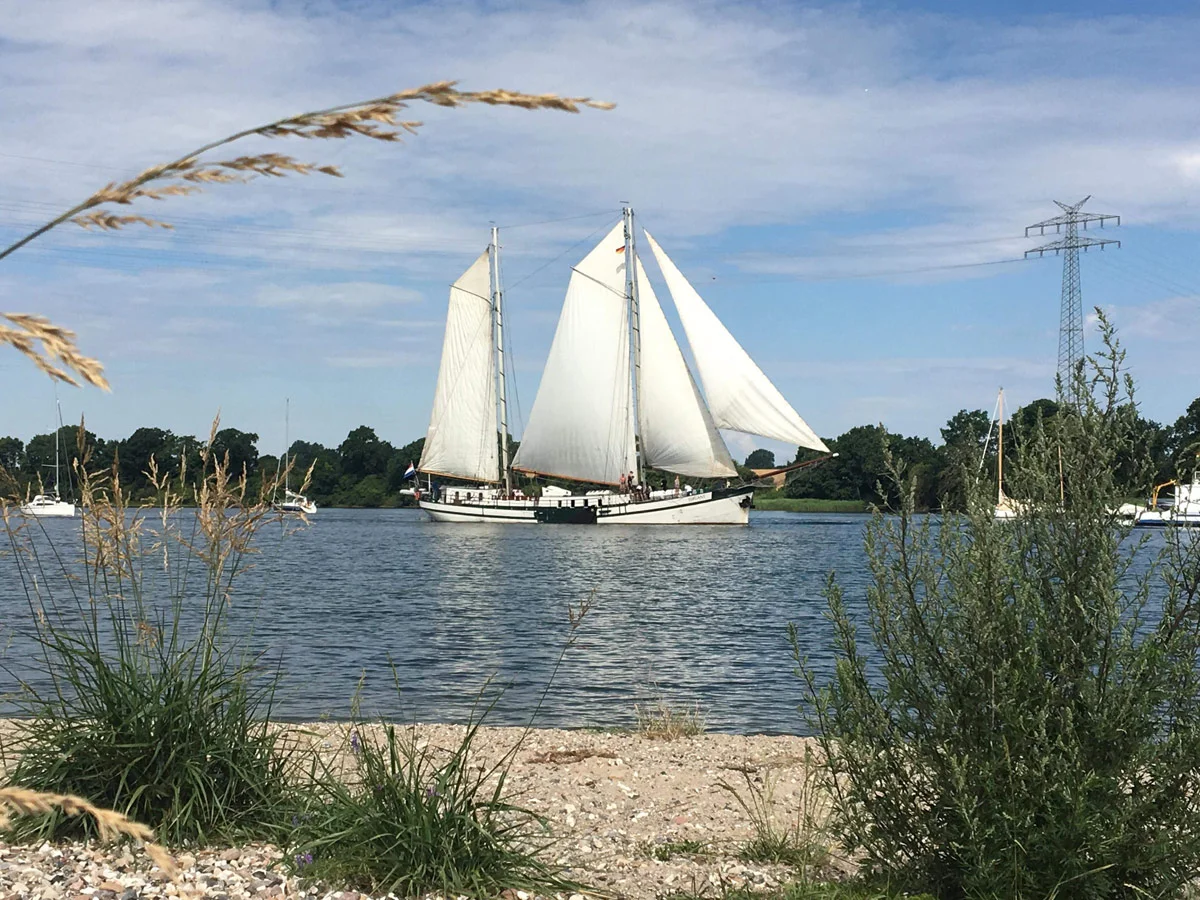 Rederij van Linschoten Traditionele zeilvakanties bv.-2