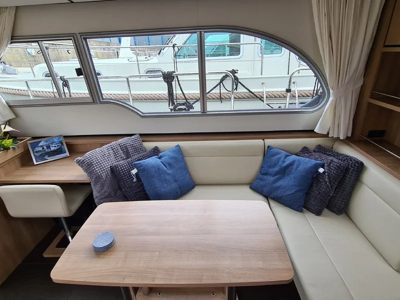 Yachtcharter BLY-4