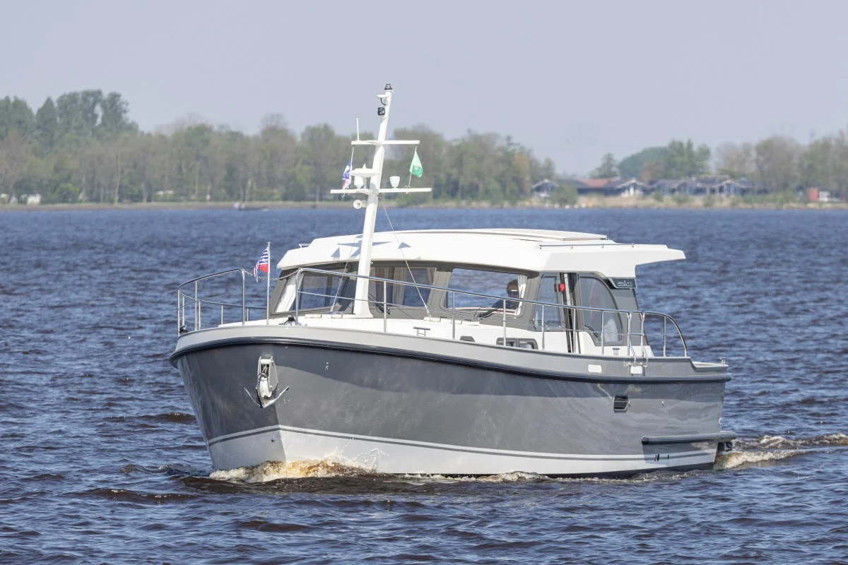 Yachtcharter BLY-1