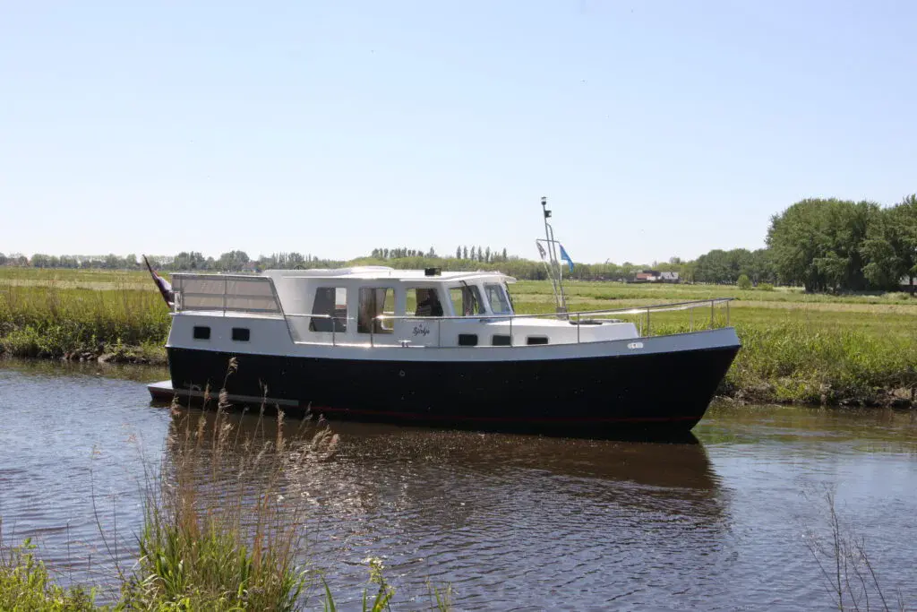 Yachtcharter Sneek-1