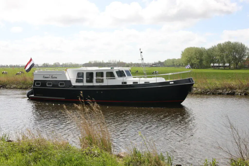 Yachtcharter Sneek-3