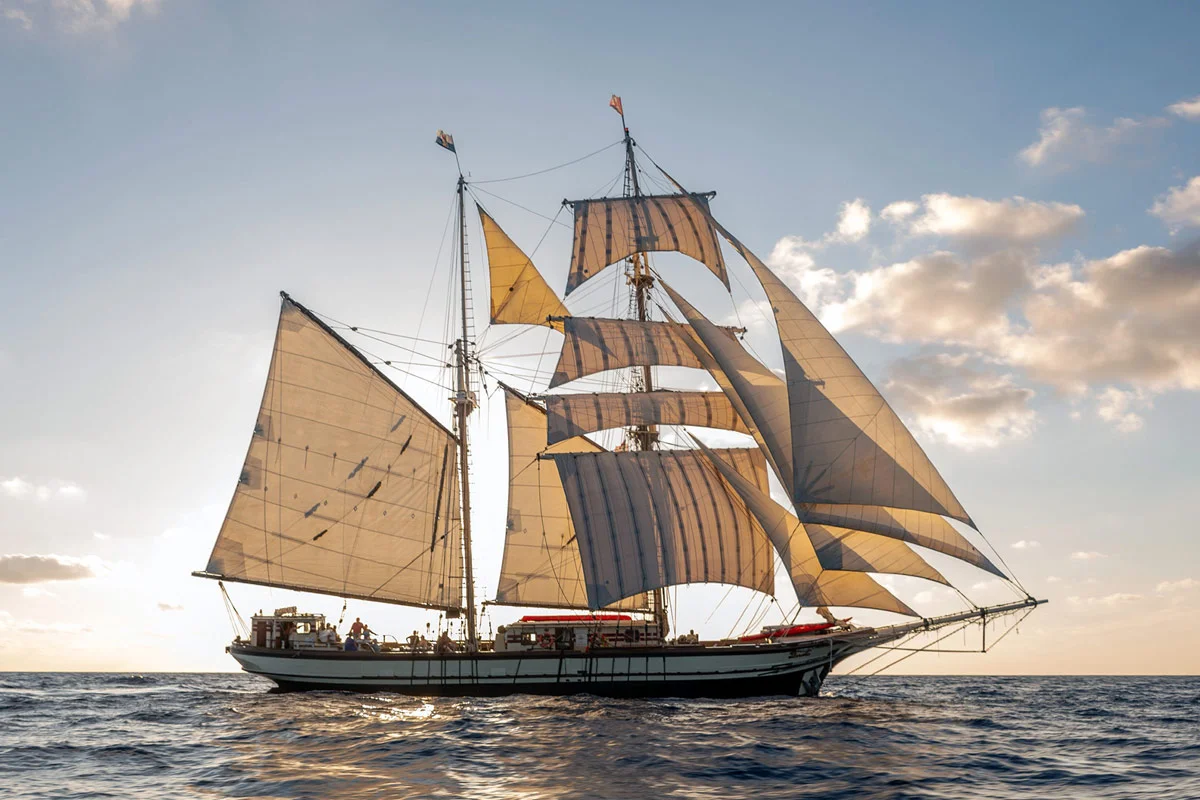 Rederij van Linschoten Traditionele zeilvakanties bv.-3