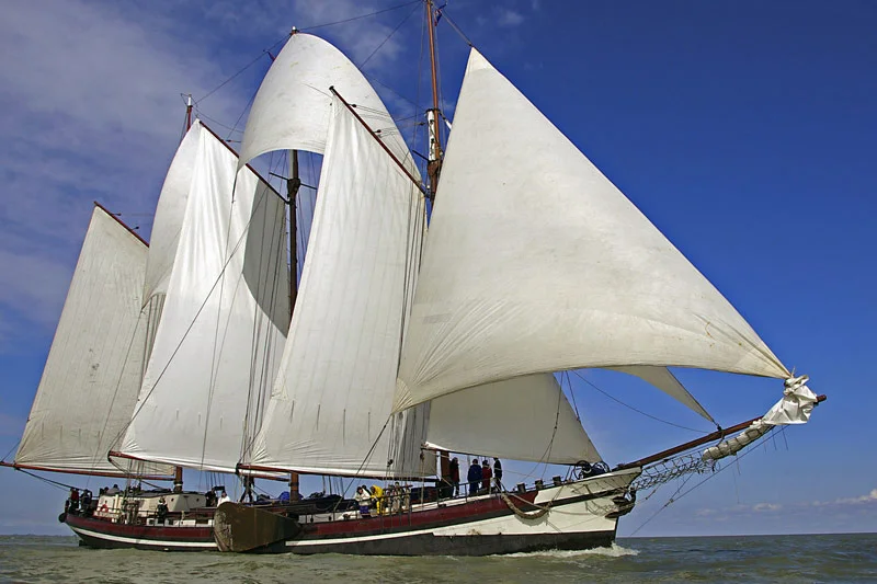Rederij van Linschoten Traditionele zeilvakanties bv.-4