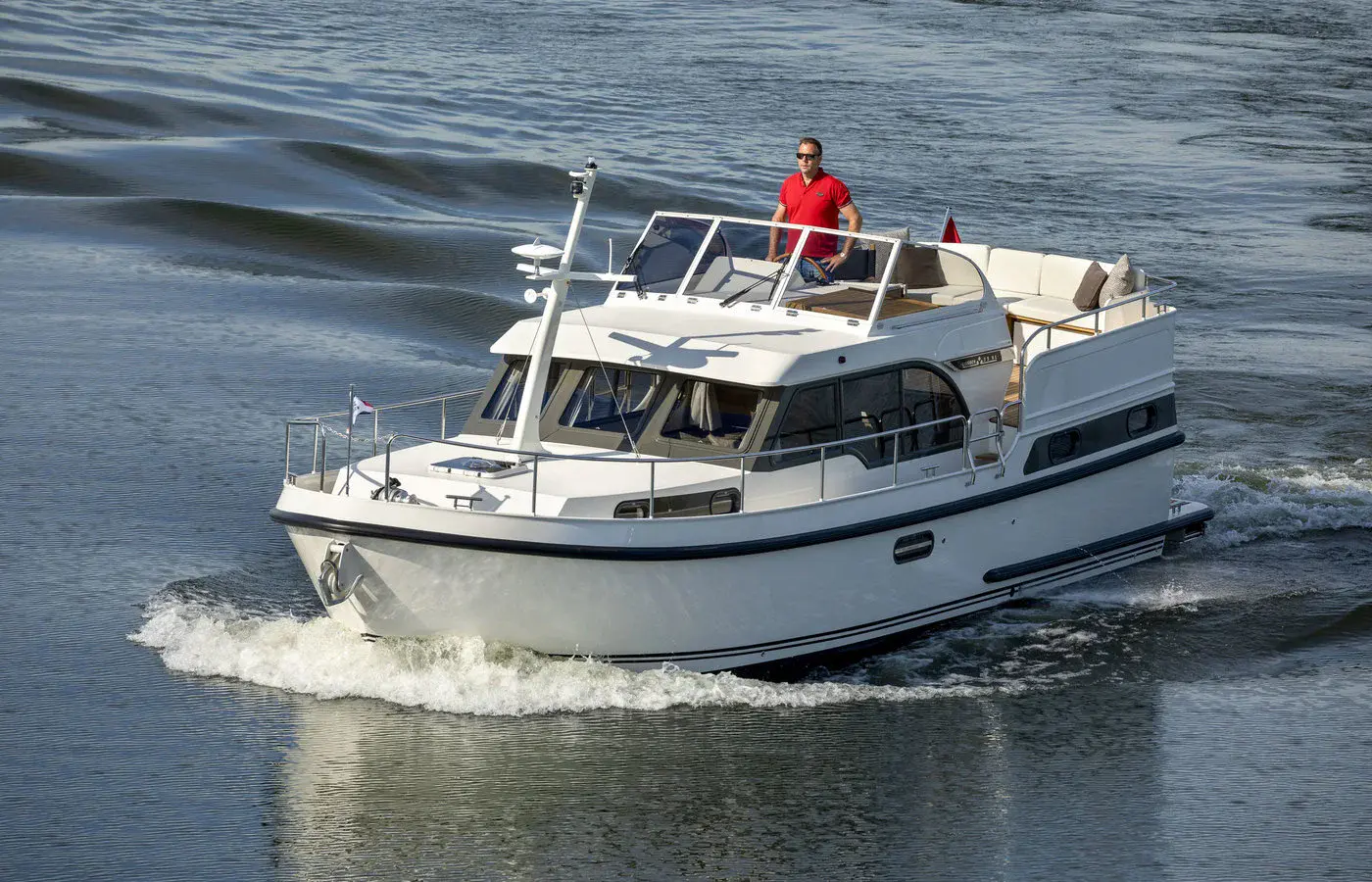 Sanzi Yacht Charter-0