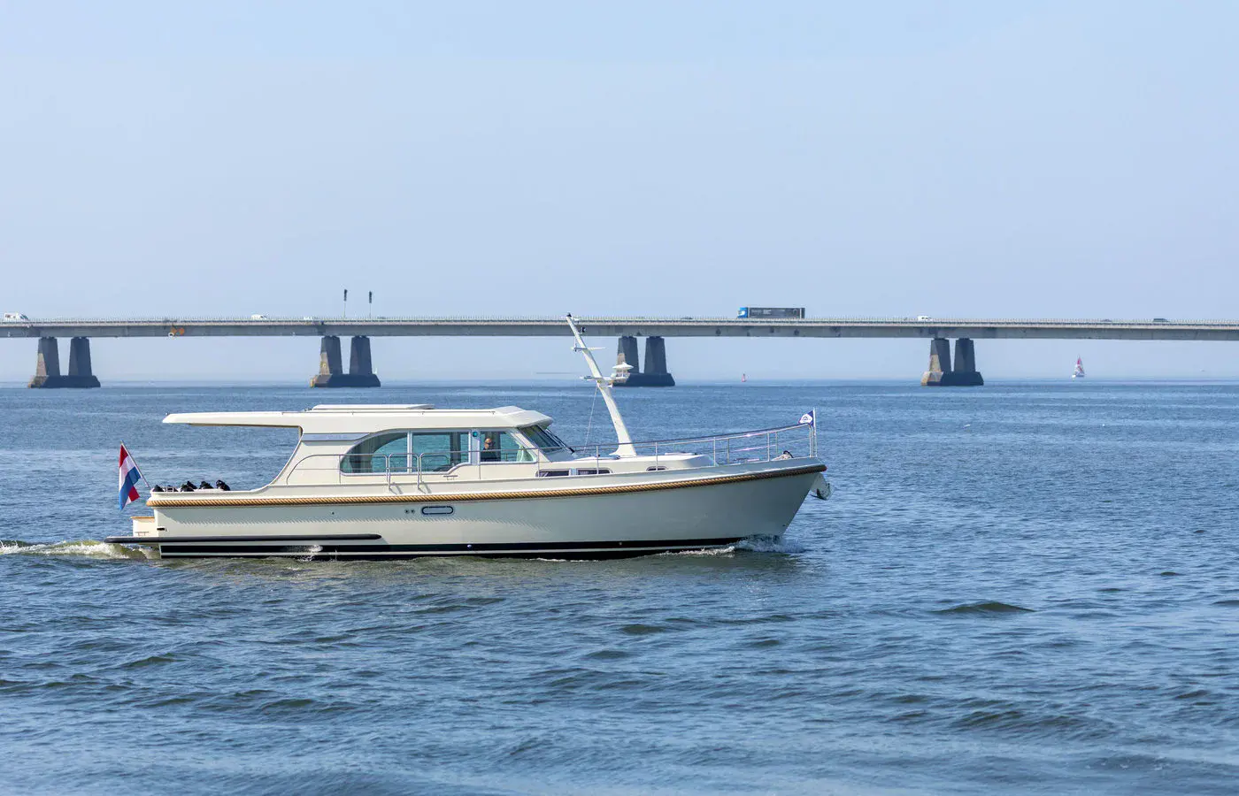 Sanzi Yacht Charter-1