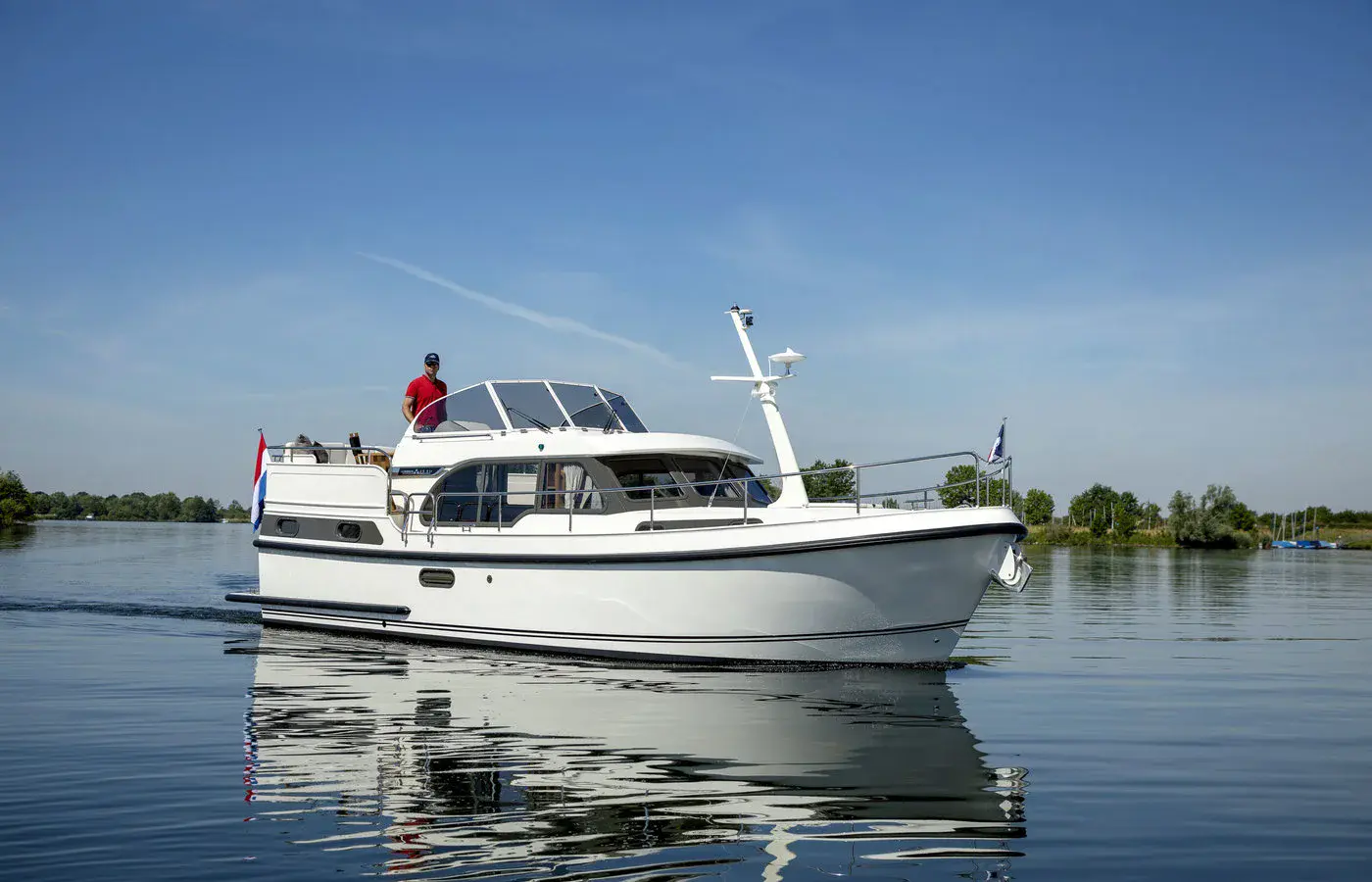 Sanzi Yacht Charter-2