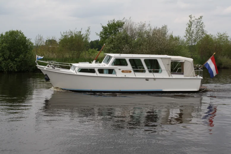 Watermerk Yachtcharter-3